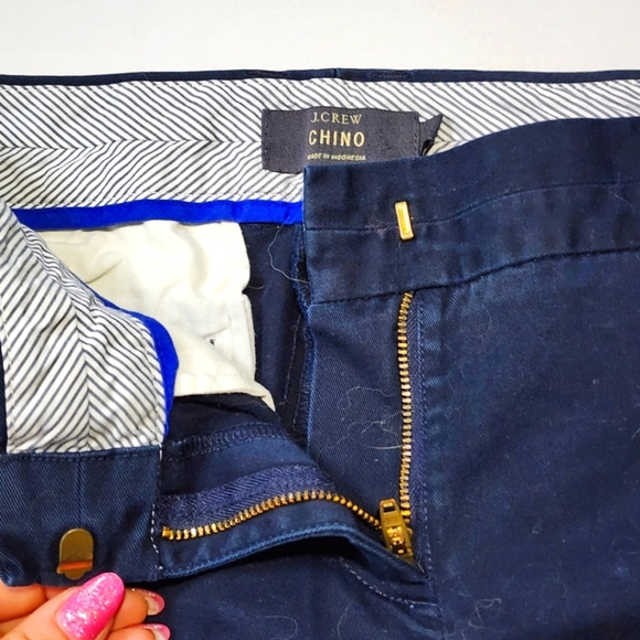 J. Crew Chino Size 4 Dark Blue Cotton Midrise Shorts Clasp Zip Closure - Picture 5 of 5